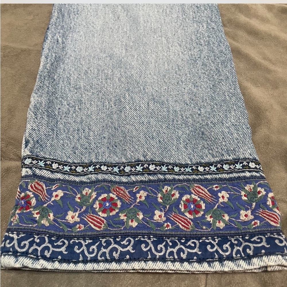 Women's Blue Jeans with Embroidered Hem - Picture 4 of 4